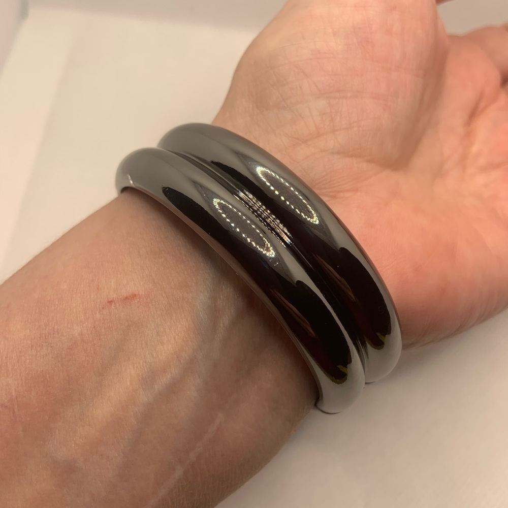 GUNMETAL SNAKE WRAP BANGLE - Picture 4 of 8
